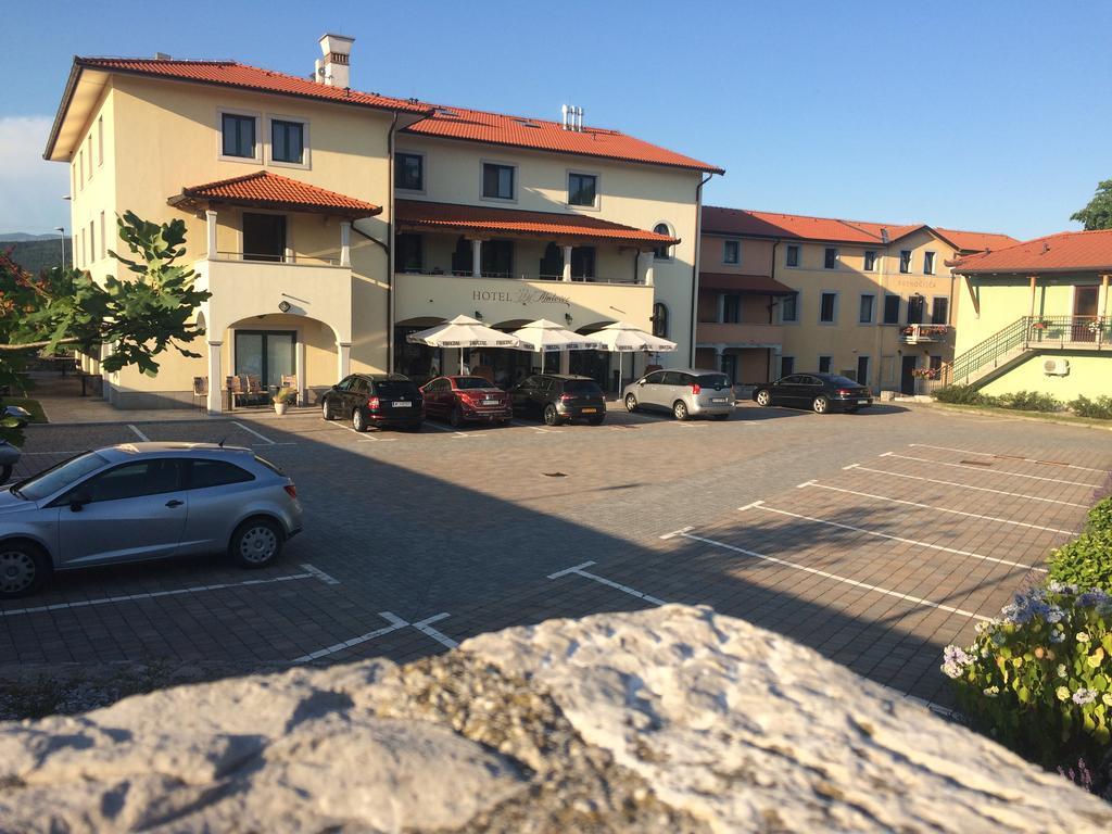 Bed And Breakfast Malovec Divaca Bagian luar foto