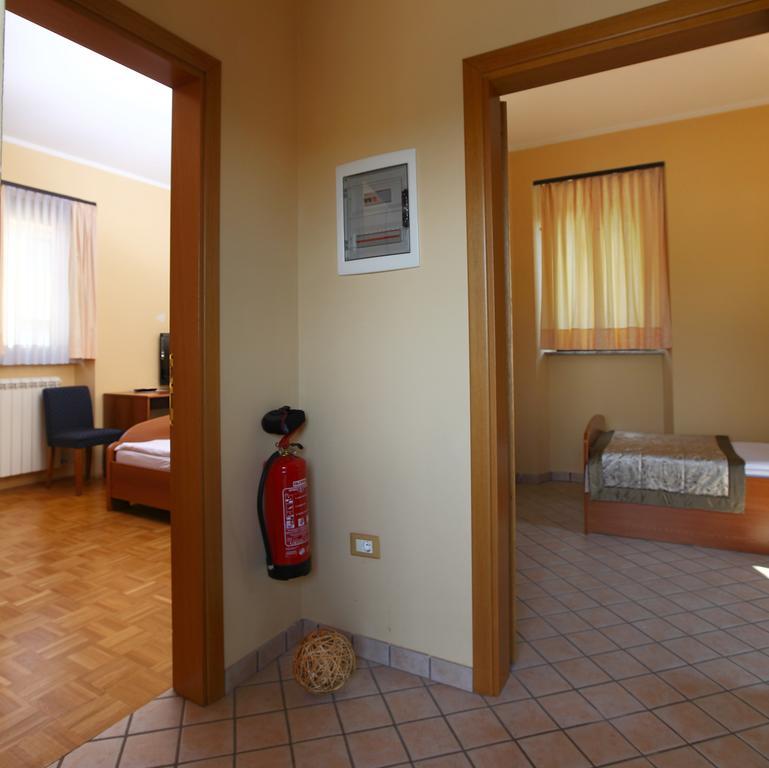 Bed And Breakfast Malovec Divaca Bagian luar foto