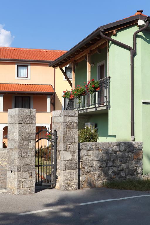 Bed And Breakfast Malovec Divaca Bagian luar foto