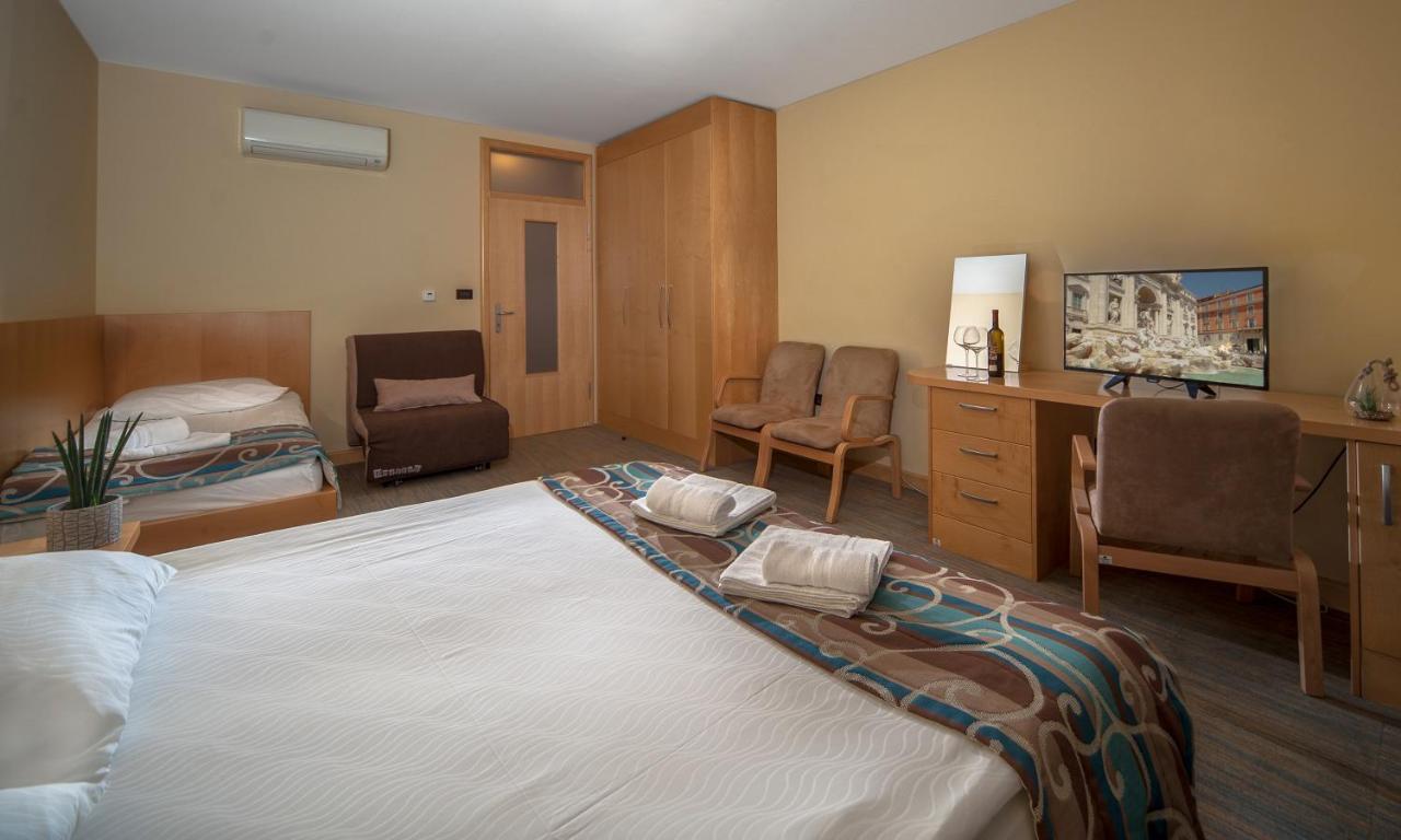 Bed And Breakfast Malovec Divaca Bagian luar foto