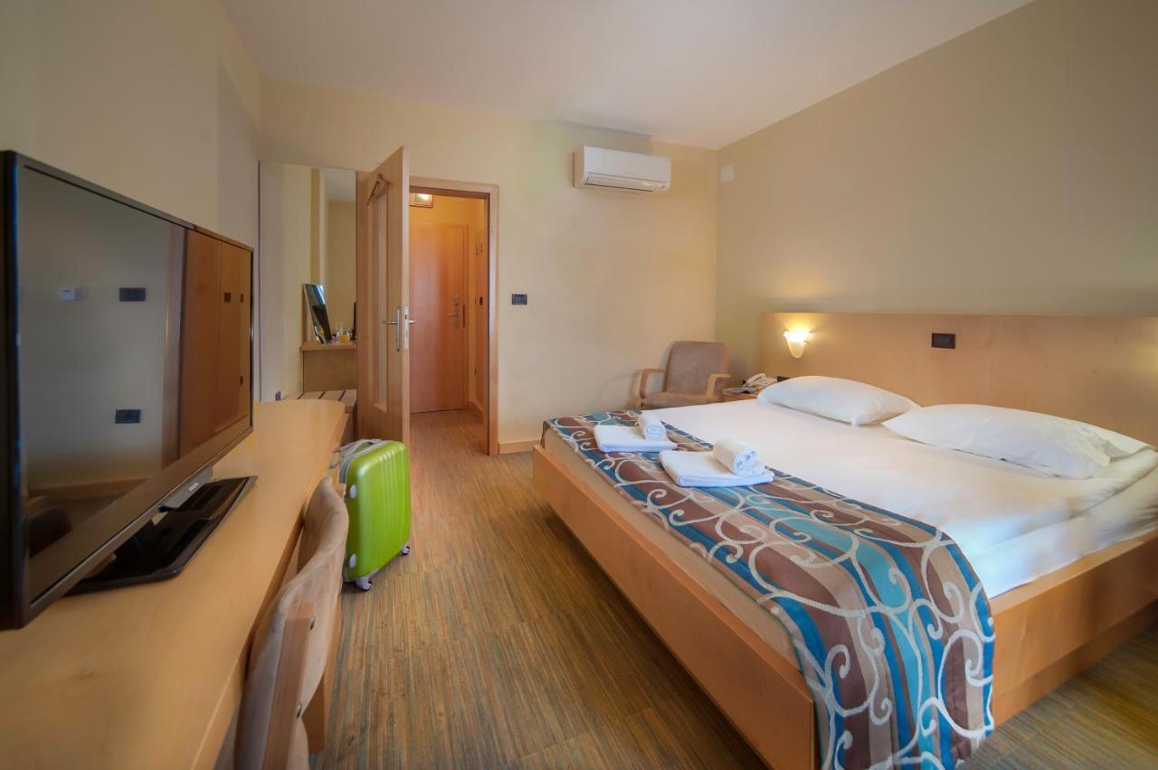 Bed And Breakfast Malovec Divaca Bagian luar foto